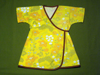 keltainen mekko