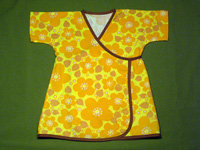 keltainen mekko