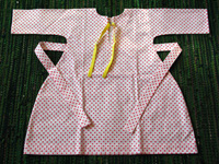 valkoinen ormio-mekko